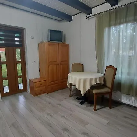 Πανσιόν Garden Mykulychyn